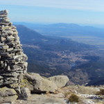 La Cabeza de Cervunal (2091m).Abajo Arenas de San Pedro