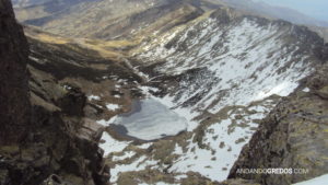 Laguna de Los Caballeros y Riscos Morenos desde la cresta de El Juraco